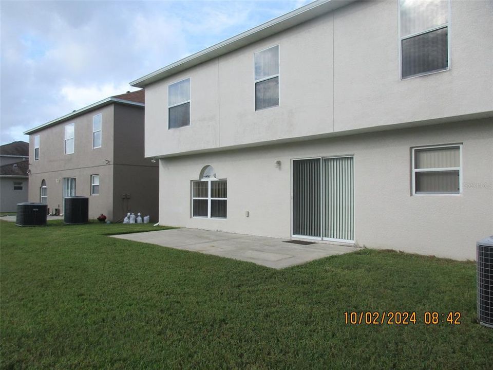 For Rent: $2,550 (4 beds, 2 baths, 2868 Square Feet)