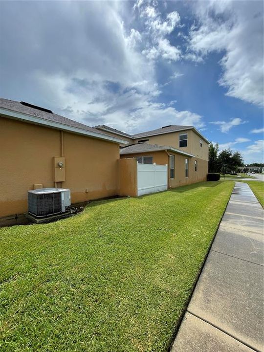 For Rent: $2,645 (4 beds, 2 baths, 2019 Square Feet)