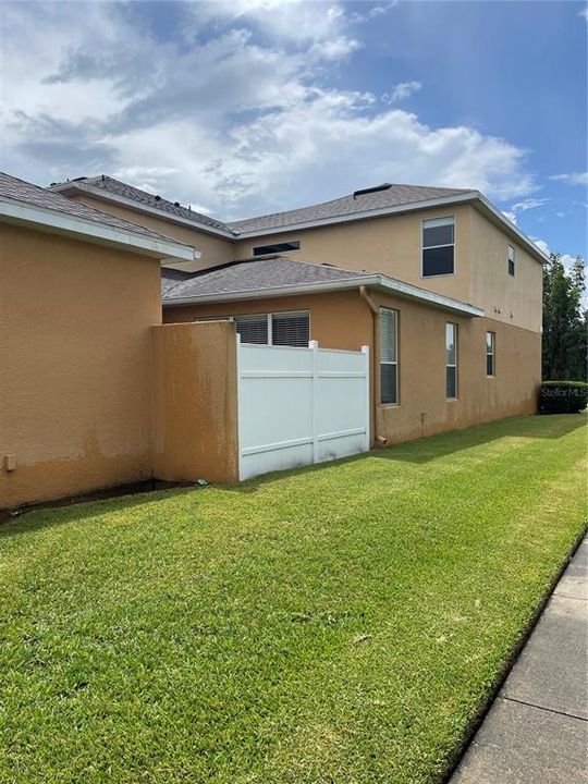 For Rent: $2,645 (4 beds, 2 baths, 2019 Square Feet)