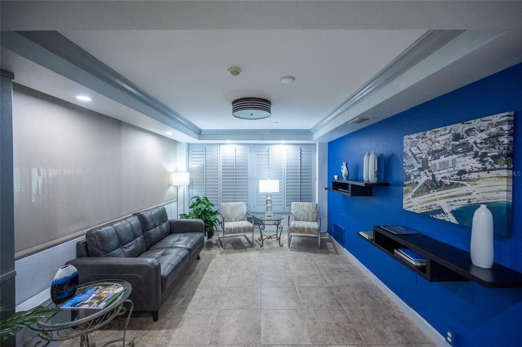 For Sale: $649,000 (1 beds, 1 baths, 820 Square Feet)