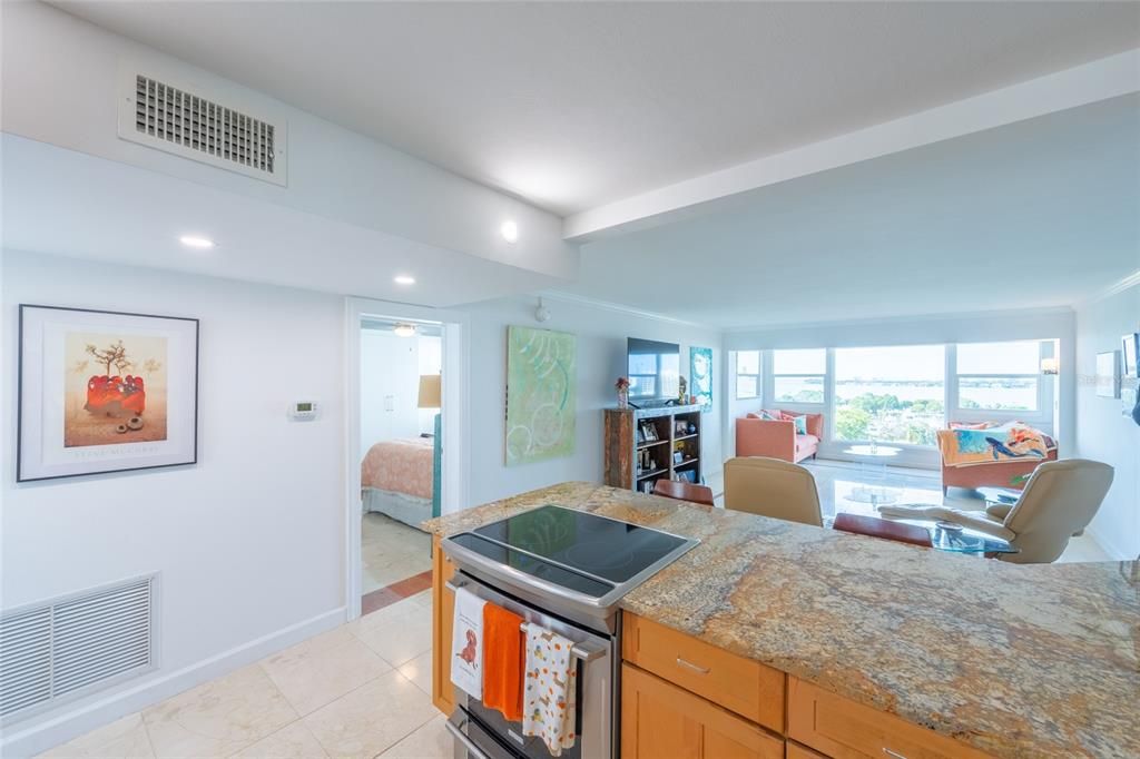 For Sale: $649,000 (1 beds, 1 baths, 820 Square Feet)