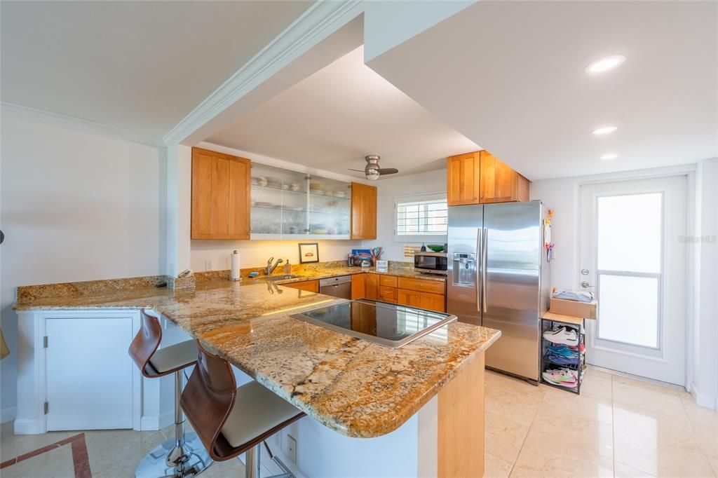 For Sale: $649,000 (1 beds, 1 baths, 820 Square Feet)