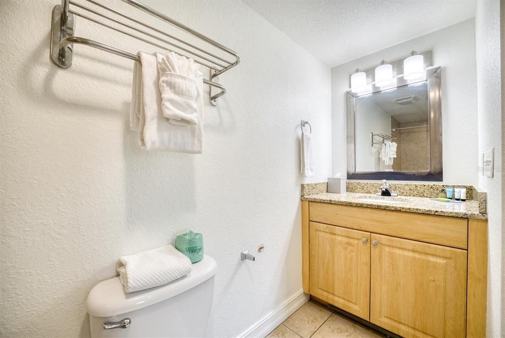 For Sale: $345,000 (1 beds, 1 baths, 790 Square Feet)