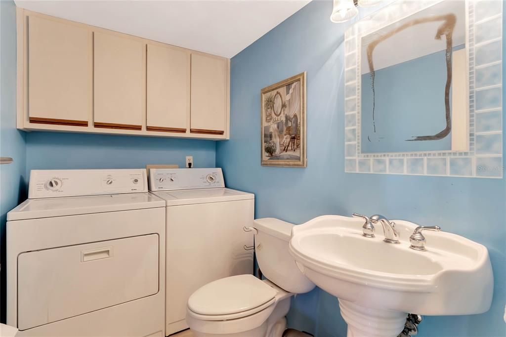 For Sale: $245,000 (2 beds, 2 baths, 1285 Square Feet)