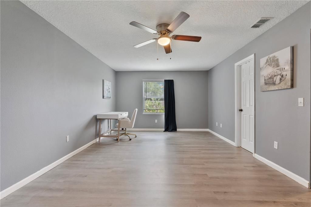 For Sale: $290,000 (3 beds, 2 baths, 1224 Square Feet)