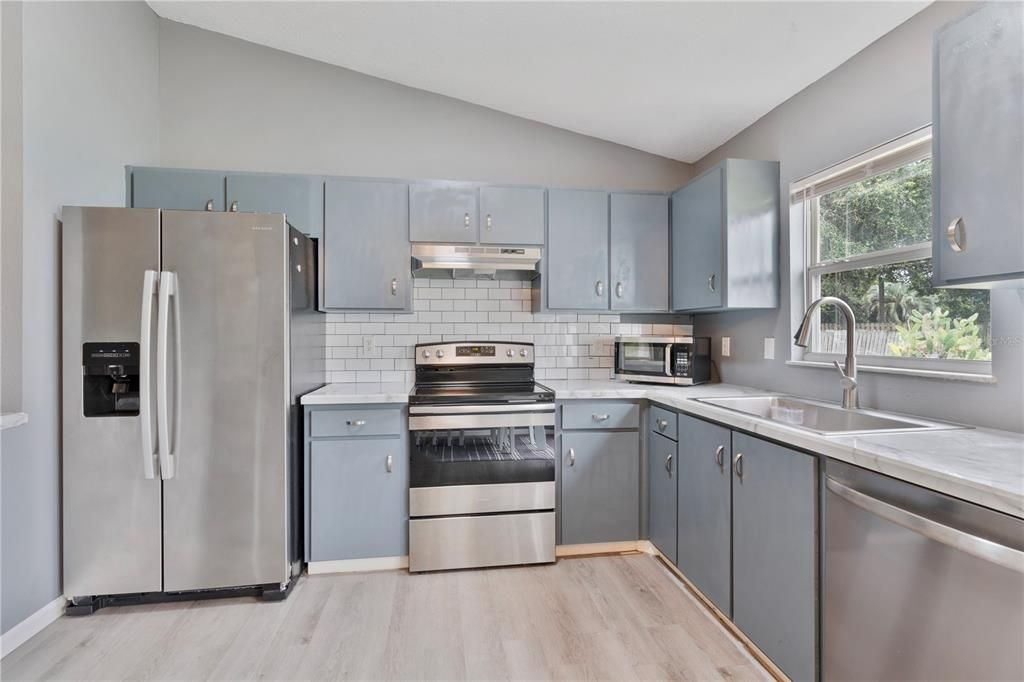 For Sale: $290,000 (3 beds, 2 baths, 1224 Square Feet)