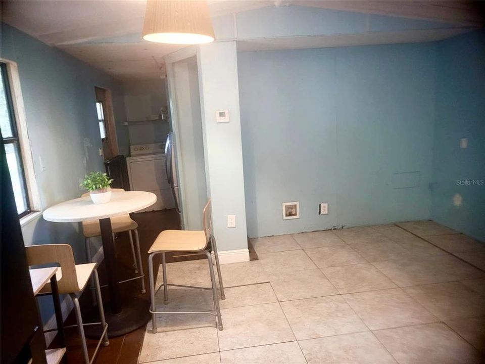 For Sale: $175,000 (2 beds, 2 baths, 930 Square Feet)