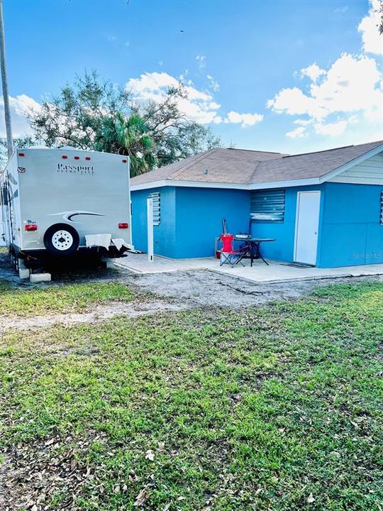 For Sale: $355,000 (3 beds, 2 baths, 932 Square Feet)