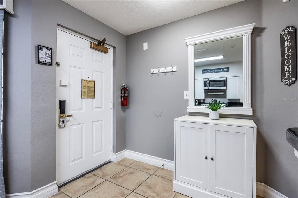 For Sale: $288,000 (2 beds, 2 baths, 1178 Square Feet)