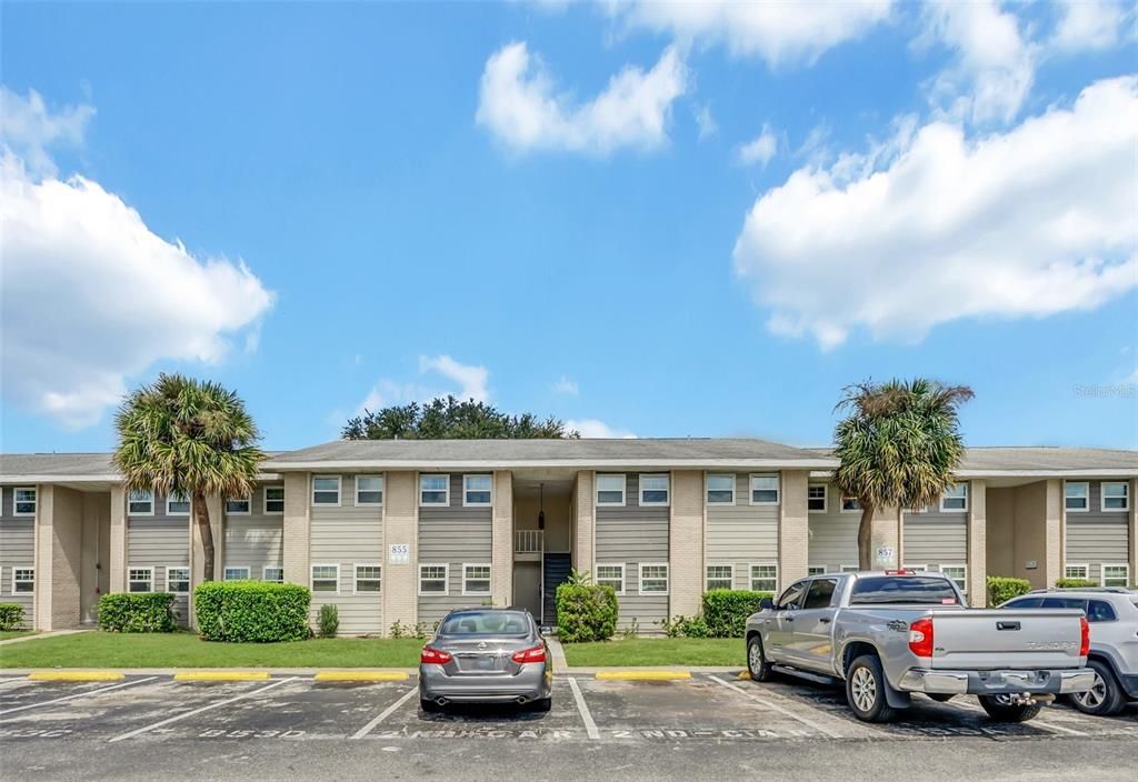 For Sale: $220,000 (3 beds, 2 baths, 893 Square Feet)