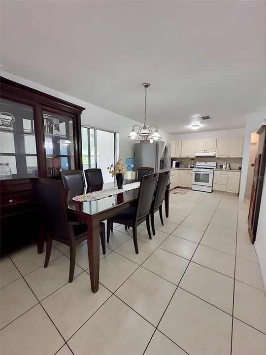 For Sale: $399,900 (3 beds, 2 baths, 1355 Square Feet)