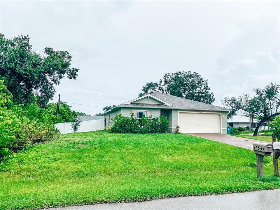 For Sale: $310,000 (3 beds, 2 baths, 1388 Square Feet)