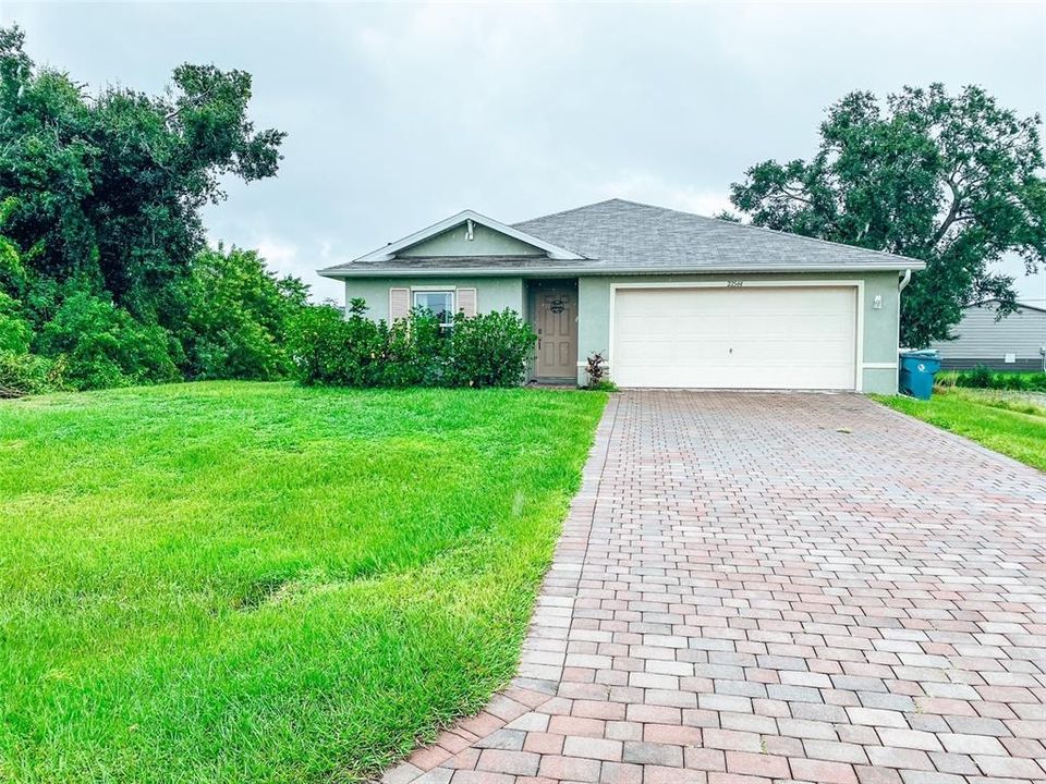 For Sale: $310,000 (3 beds, 2 baths, 1388 Square Feet)