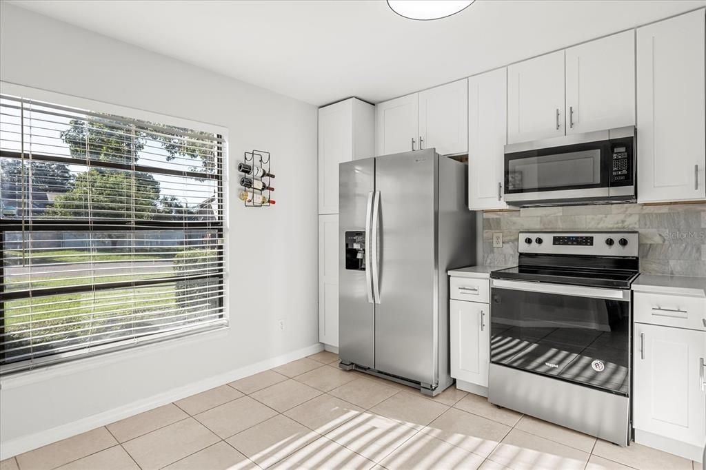 For Sale: $429,900 (3 beds, 2 baths, 1371 Square Feet)