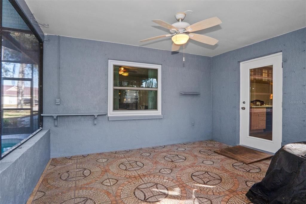 For Sale: $350,000 (2 beds, 2 baths, 1439 Square Feet)