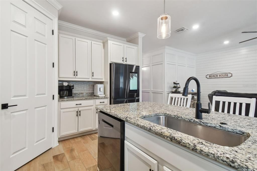 For Sale: $564,900 (4 beds, 2 baths, 2038 Square Feet)