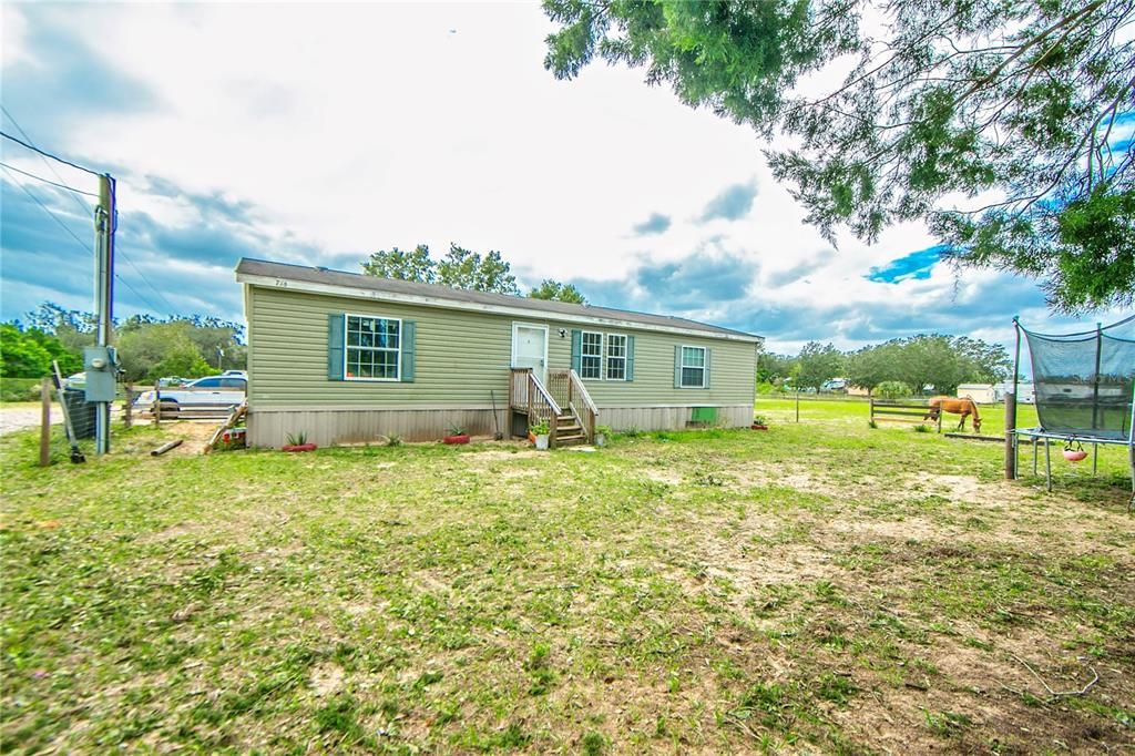 For Sale: $320,000 (3 beds, 2 baths, 1404 Square Feet)