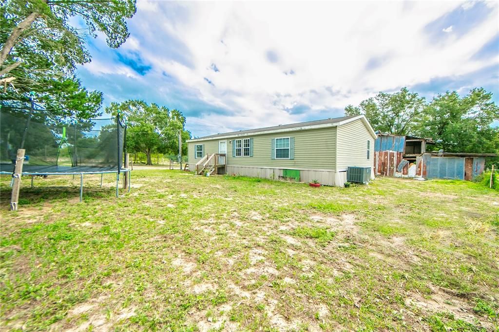 For Sale: $320,000 (3 beds, 2 baths, 1404 Square Feet)