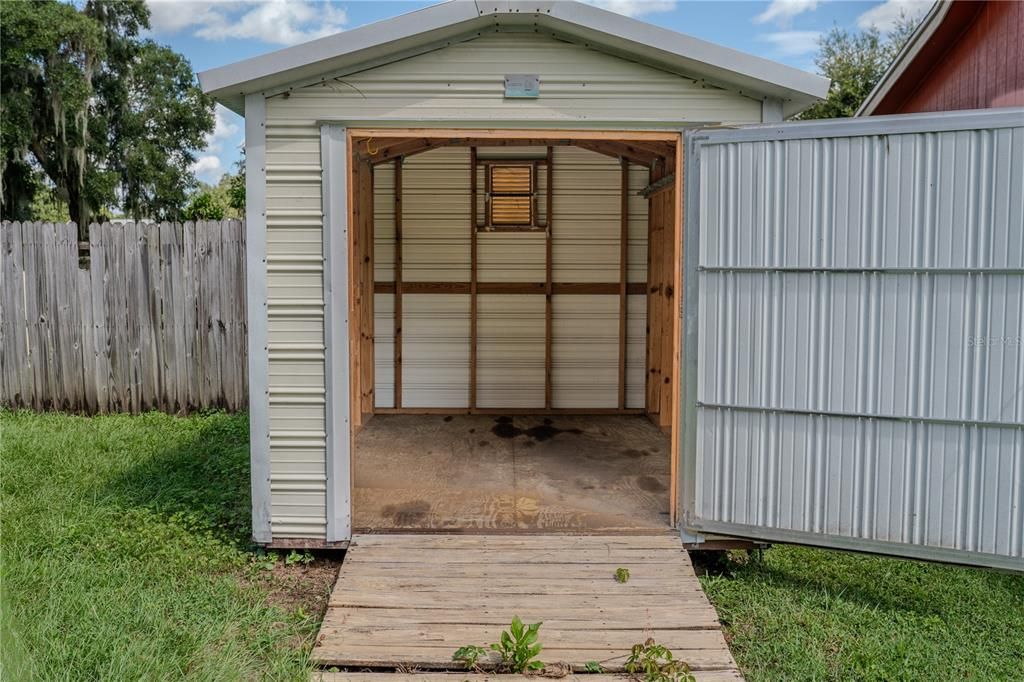 For Sale: $500,000 (4 beds, 2 baths, 1892 Square Feet)