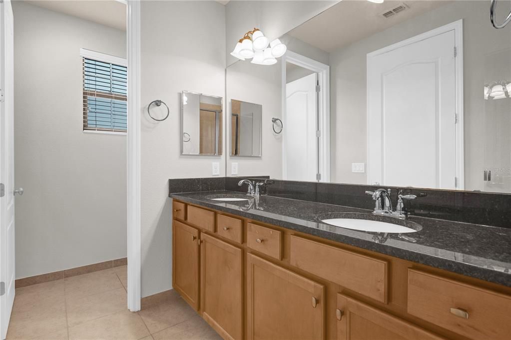 For Sale: $415,000 (2 beds, 2 baths, 1639 Square Feet)