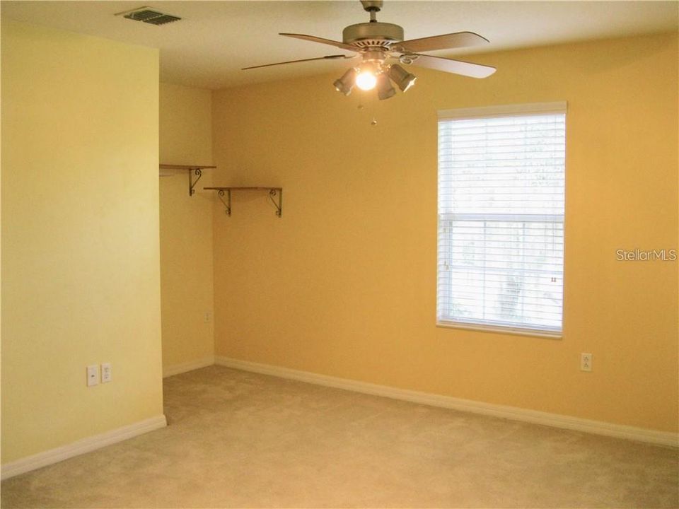 For Rent: $2,200 (3 beds, 2 baths, 1863 Square Feet)