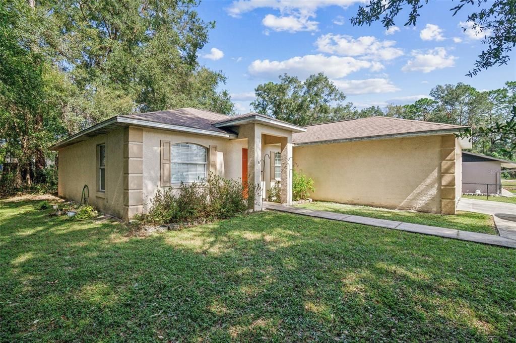 For Sale: $220,000 (3 beds, 2 baths, 1398 Square Feet)