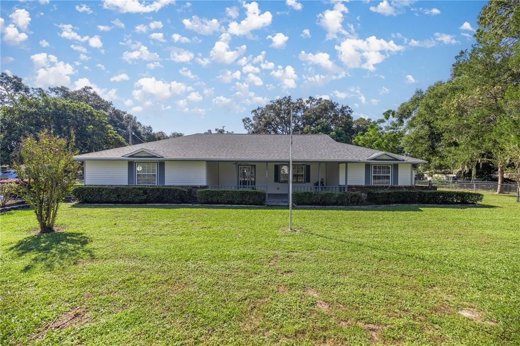 For Sale: $275,000 (3 beds, 2 baths, 1596 Square Feet)