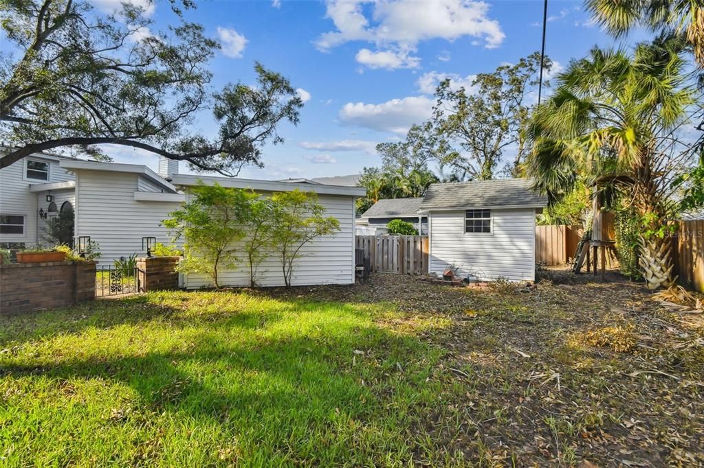 Active With Contract: $650,000 (3 beds, 3 baths, 2502 Square Feet)