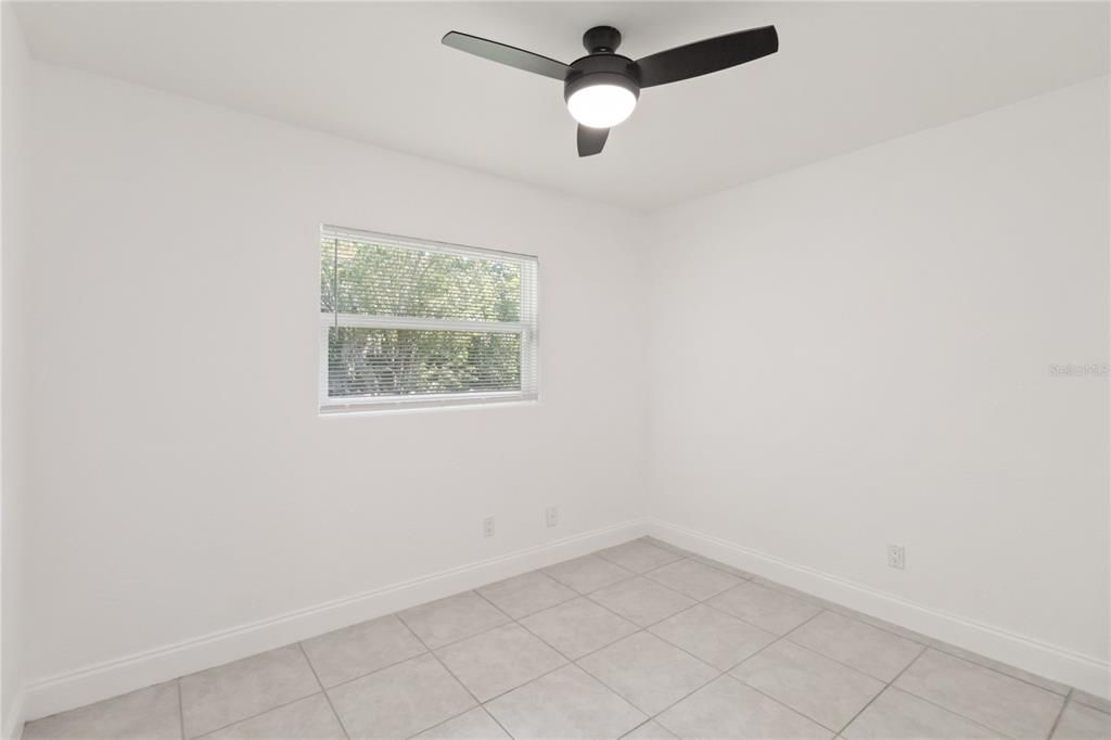 For Sale: $270,000 (3 beds, 1 baths, 925 Square Feet)