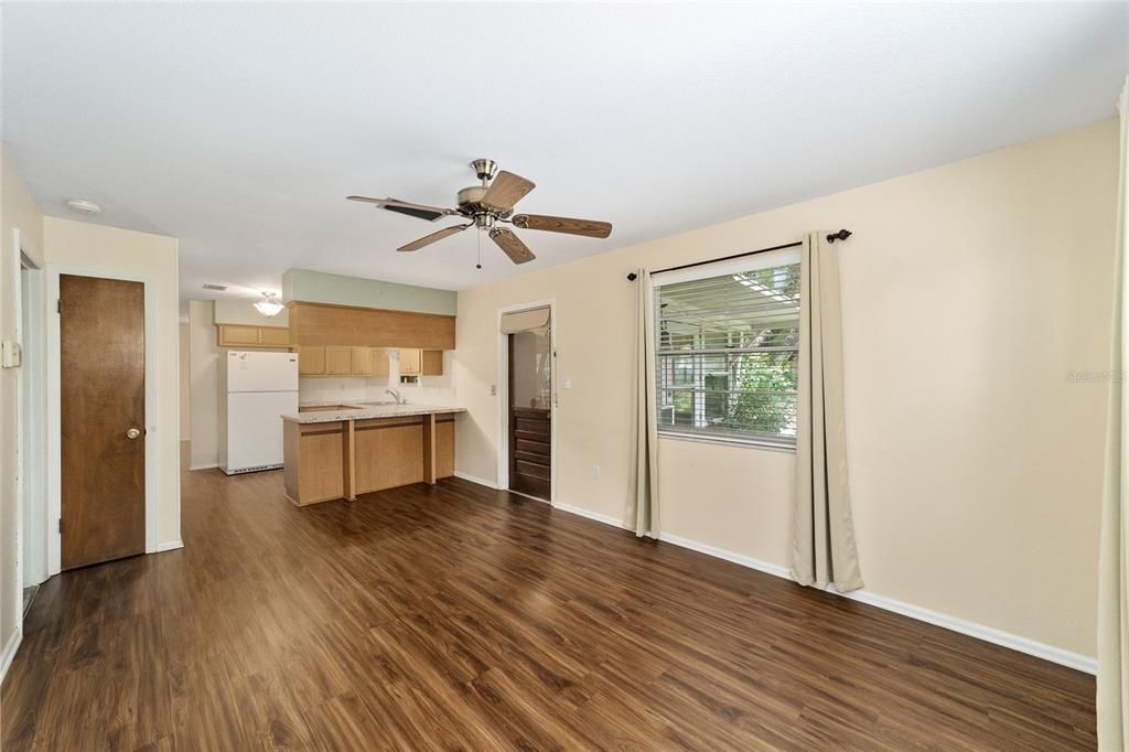 For Sale: $249,000 (3 beds, 2 baths, 1504 Square Feet)