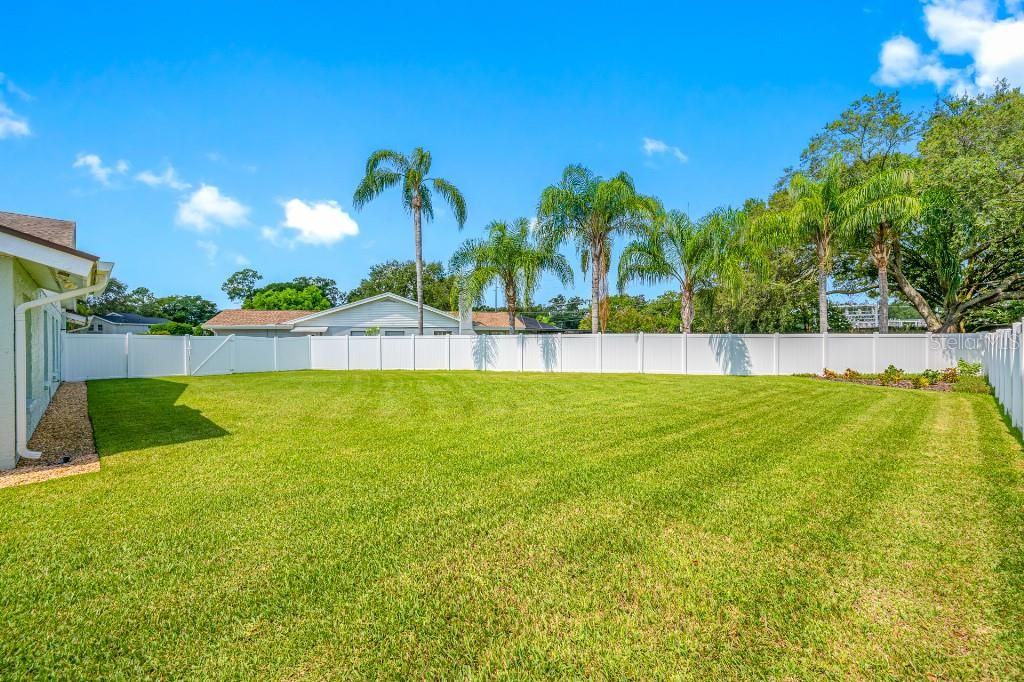 For Sale: $685,000 (3 beds, 3 baths, 2395 Square Feet)