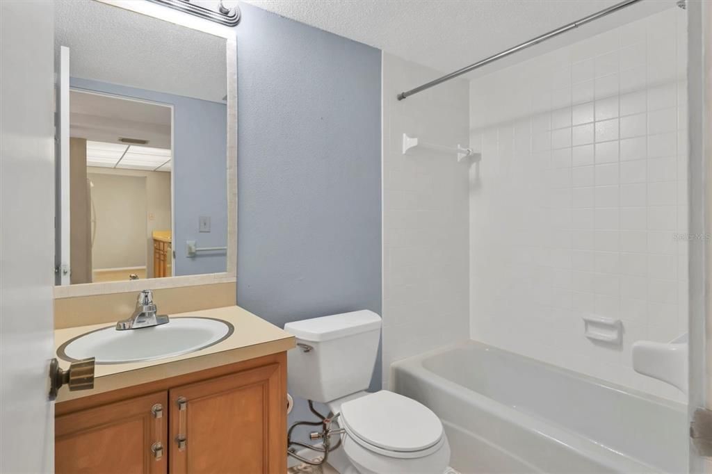 For Sale: $183,000 (2 beds, 2 baths, 1290 Square Feet)