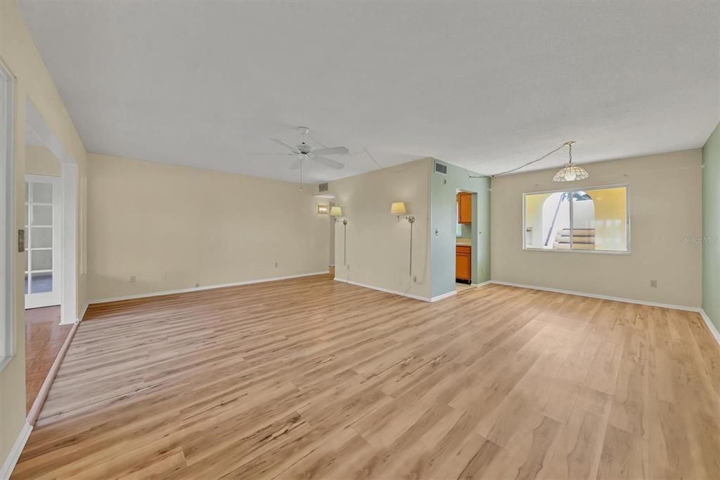 For Sale: $183,000 (2 beds, 2 baths, 1290 Square Feet)