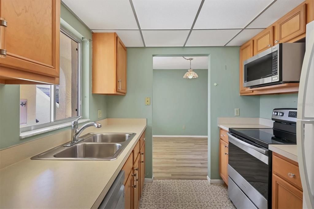 For Sale: $183,000 (2 beds, 2 baths, 1290 Square Feet)