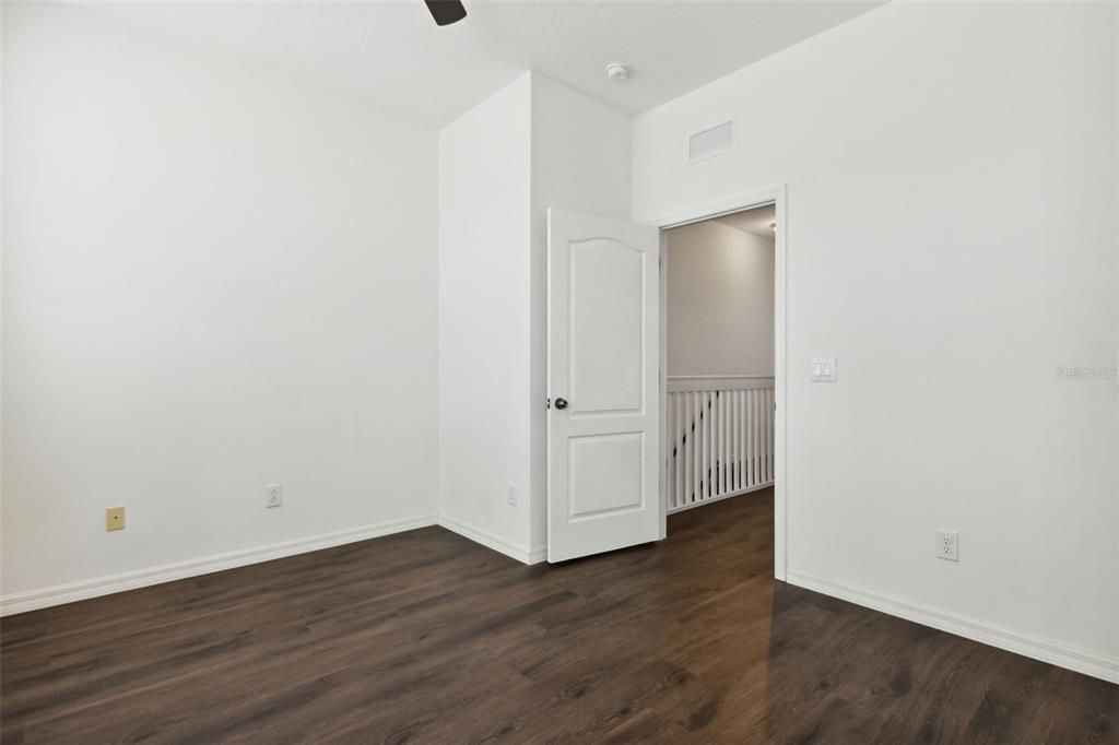 For Sale: $325,000 (2 beds, 2 baths, 1236 Square Feet)