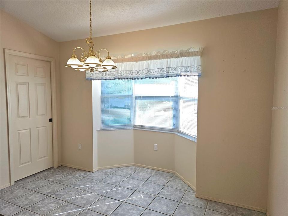 For Sale: $299,900 (2 beds, 2 baths, 1493 Square Feet)