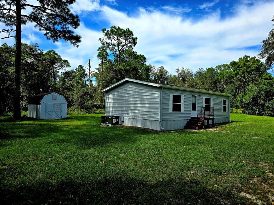 For Sale: $229,000 (3 beds, 2 baths, 960 Square Feet)