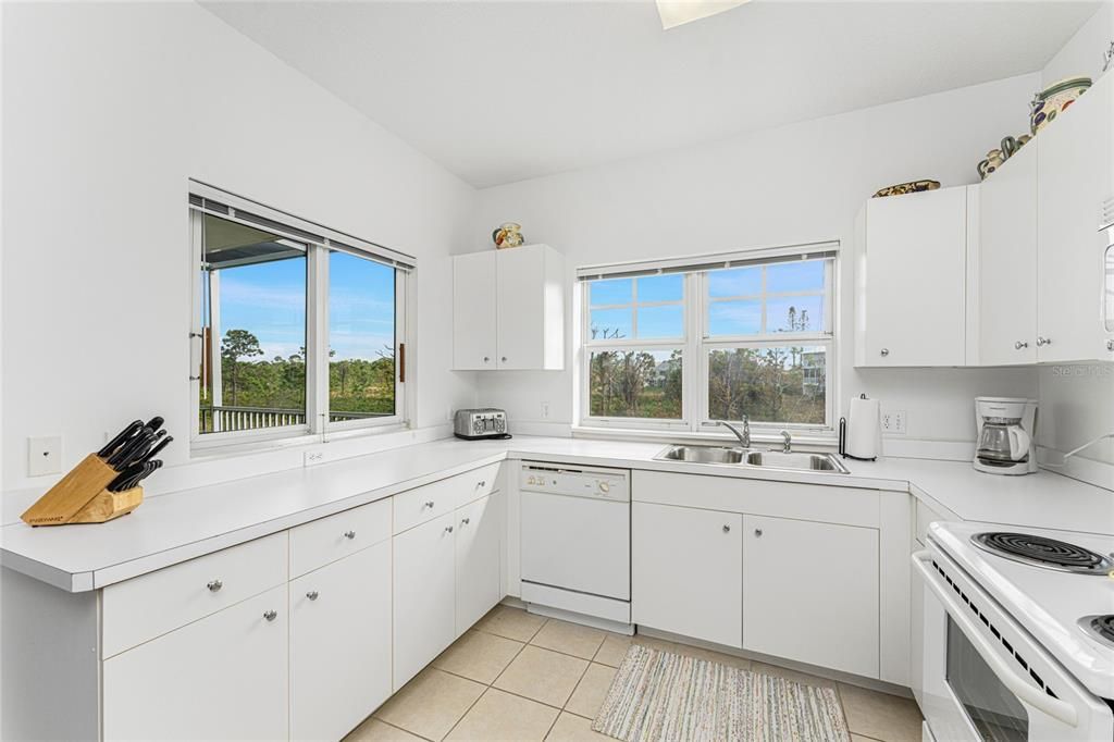 Another view of the kitchen.