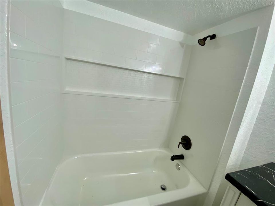 For Rent: $1,995 (2 beds, 2 baths, 1049 Square Feet)