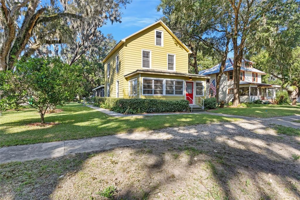 For Sale: $500,000 (3 beds, 2 baths, 1776 Square Feet)