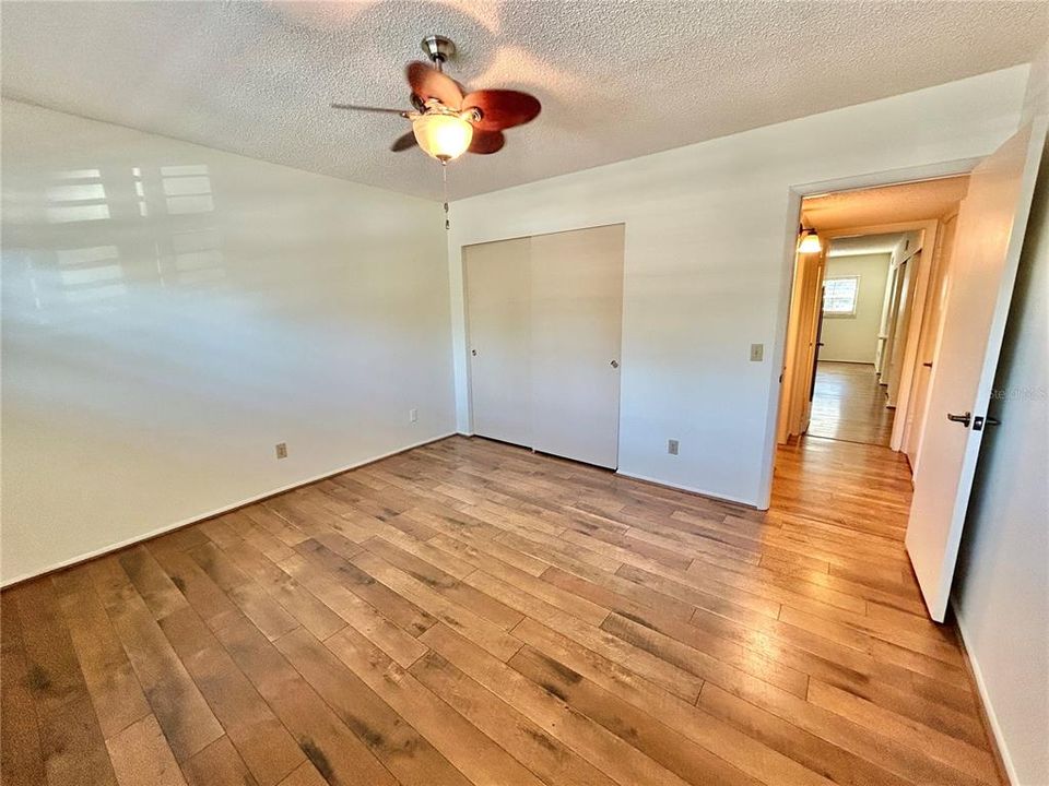 For Sale: $199,900 (2 beds, 2 baths, 1400 Square Feet)