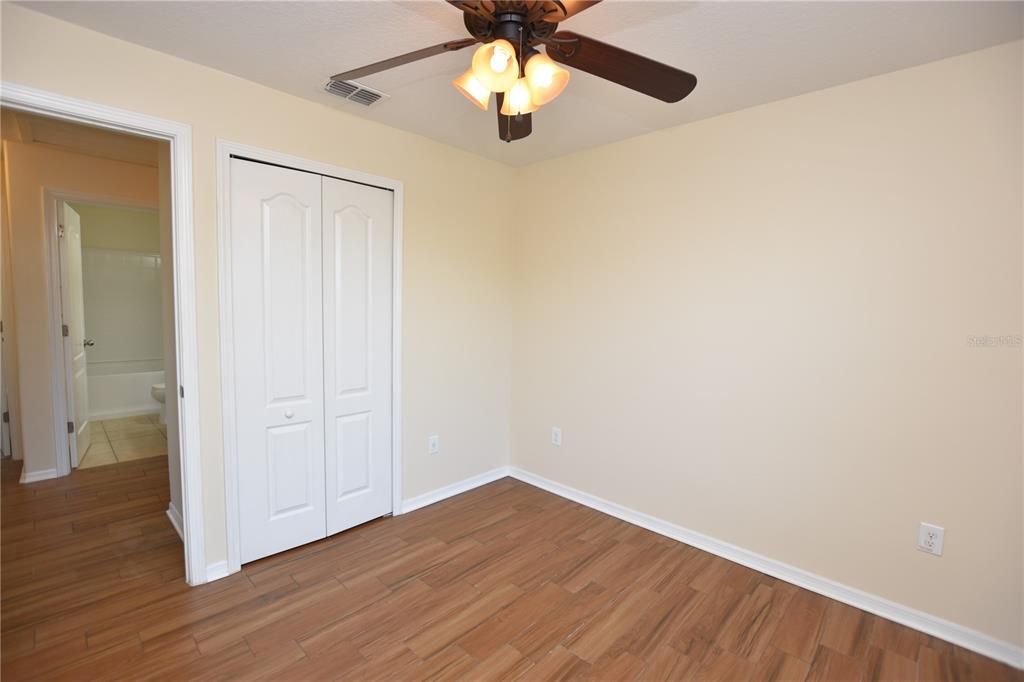 Active With Contract: $1,650 (3 beds, 2 baths, 1371 Square Feet)