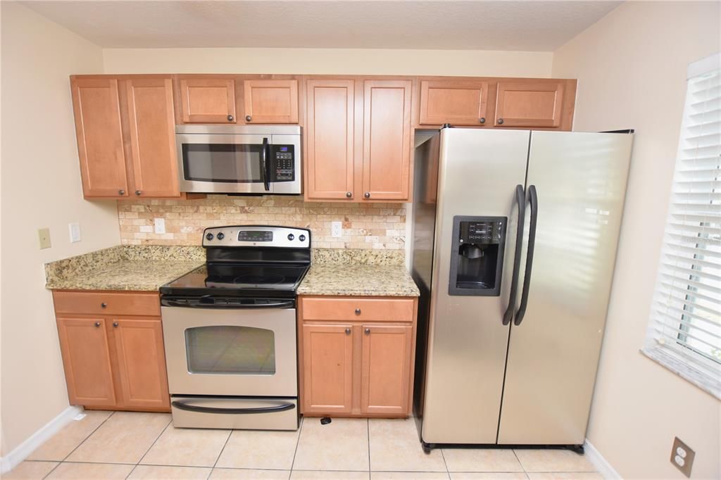 Active With Contract: $1,650 (3 beds, 2 baths, 1371 Square Feet)