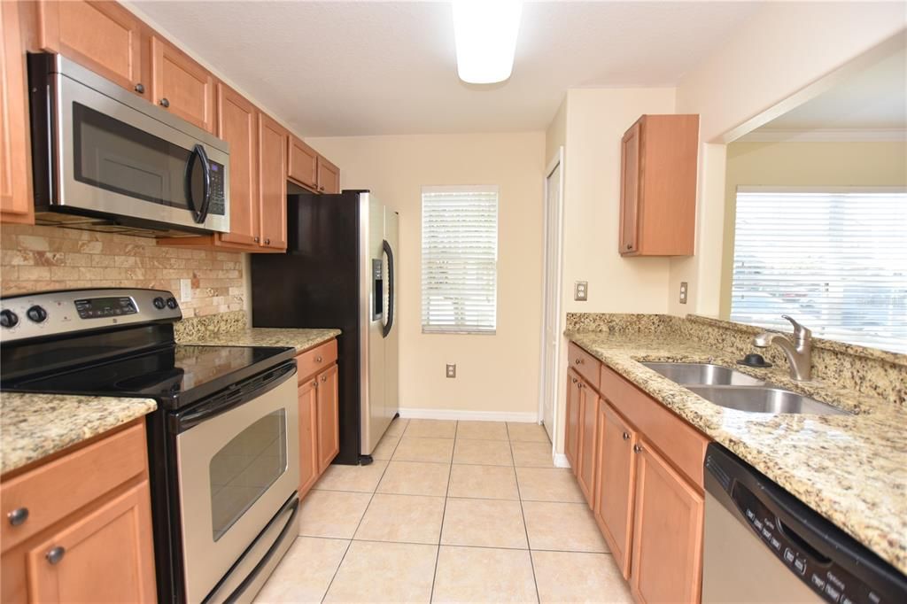 Active With Contract: $1,650 (3 beds, 2 baths, 1371 Square Feet)