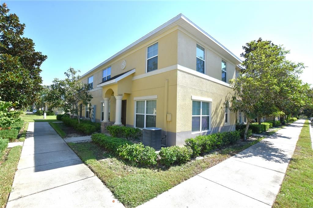 Active With Contract: $1,650 (3 beds, 2 baths, 1371 Square Feet)