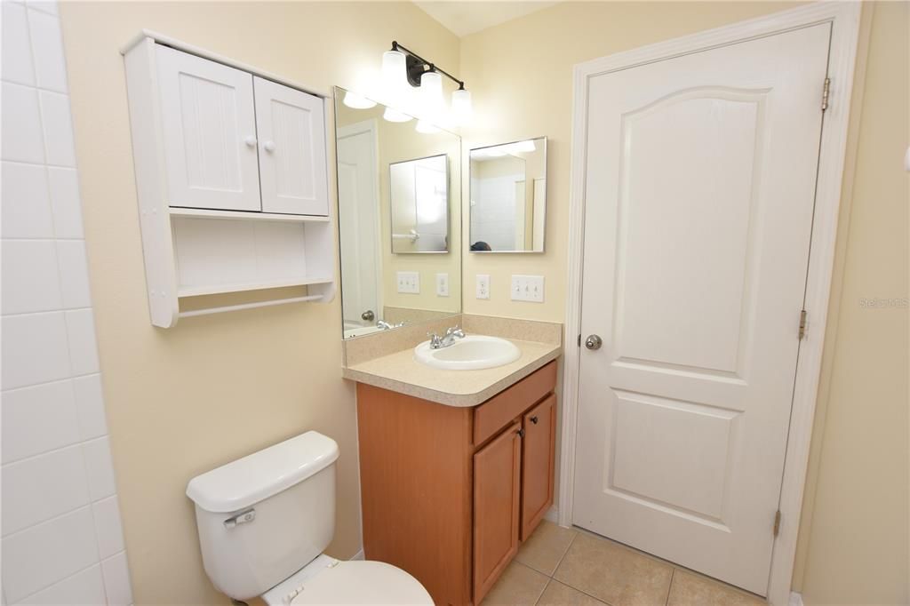 Active With Contract: $1,650 (3 beds, 2 baths, 1371 Square Feet)