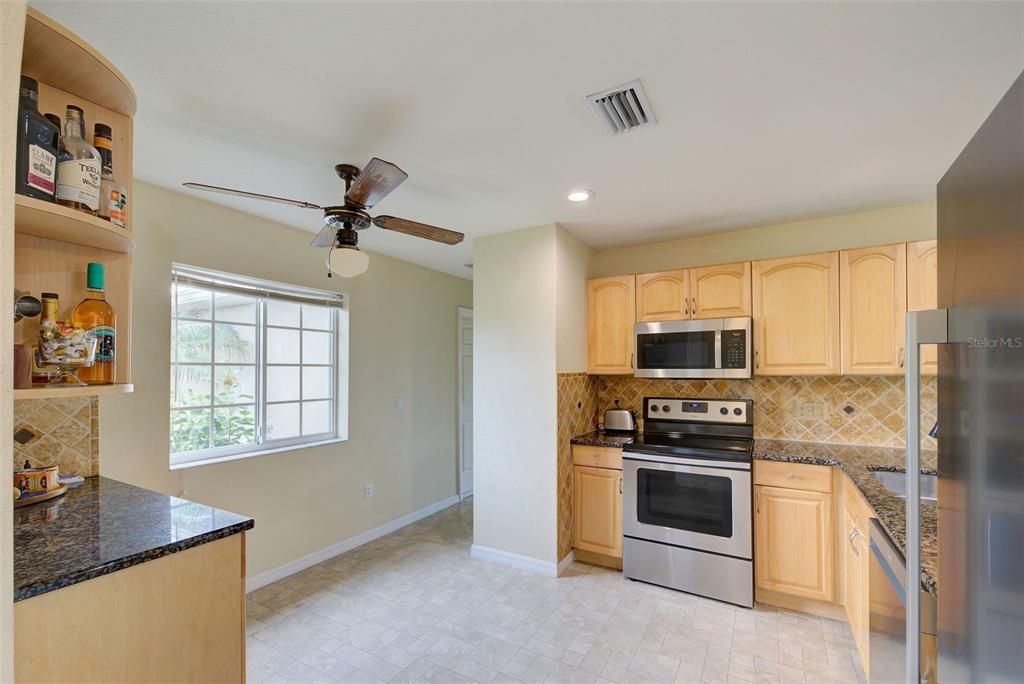 For Sale: $265,000 (3 beds, 2 baths, 1368 Square Feet)