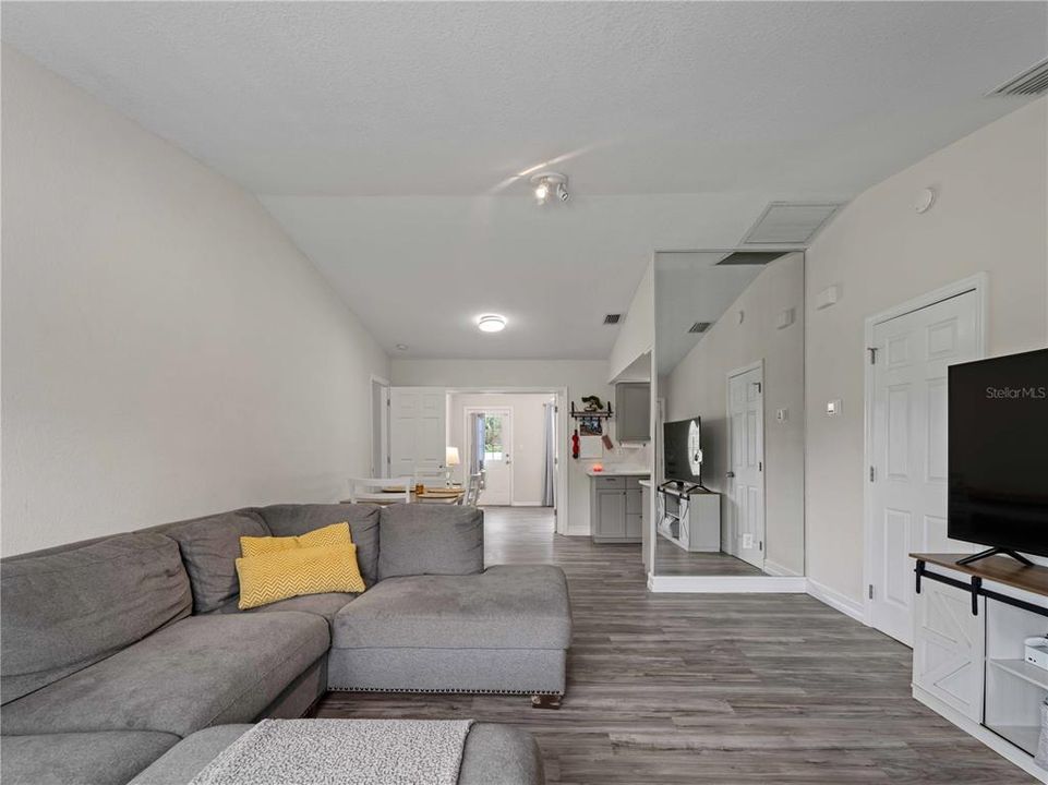 For Sale: $335,000 (3 beds, 2 baths, 1450 Square Feet)