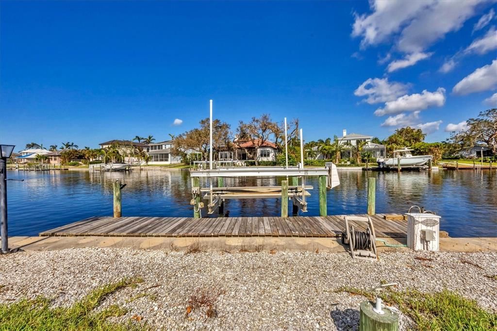 For Sale: $1,725,000 (3 beds, 2 baths, 2096 Square Feet)