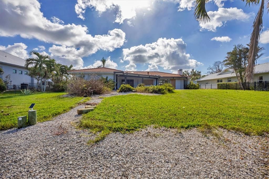 For Sale: $1,725,000 (3 beds, 2 baths, 2096 Square Feet)